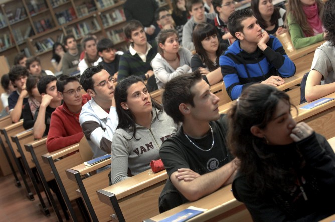Estudiantes_Universitarios