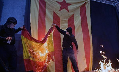 queman-bandera-de-espana