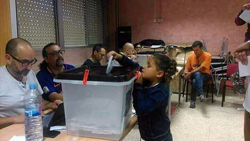 niña votando referéndum Cataluña