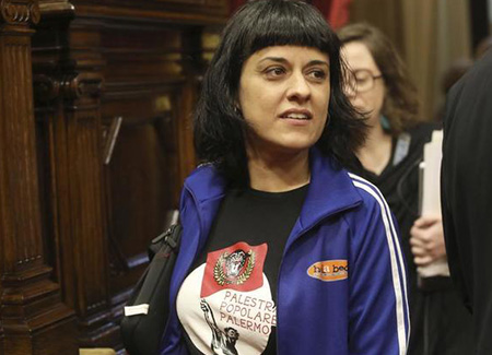 Anna Gabriel en el Parlament de Cataluña