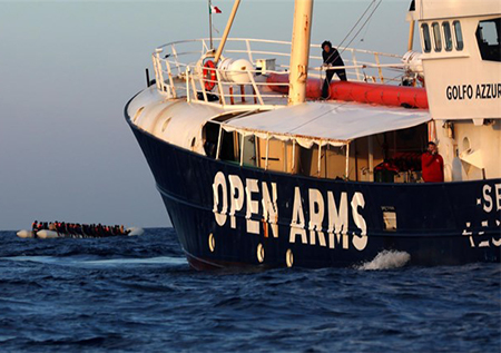 Open Arms acusada de trasladar inmigrantes para introducirlos en Europa