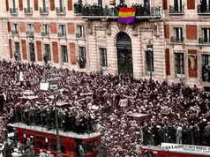 Imagen a color de la proclamación de la Segunda República Española
