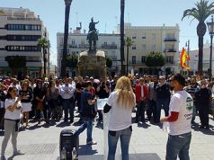 Hogar Social Cádiz concentración Tropa y Marinería