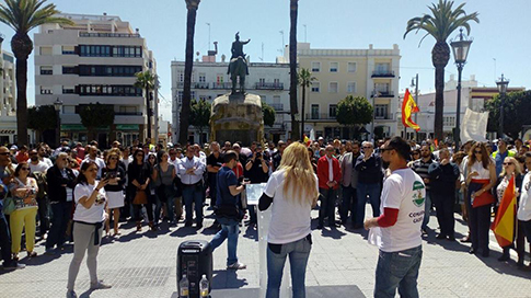 Hogar Social Cádiz concentración Tropa y Marinería