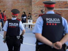 policía autonómica catalana durante el 1 de octubre en Cataluña