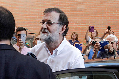 Mariano Rajoy entrando en su trabajo de Santa Pola