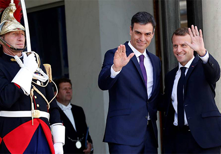 El socialista Pedro Sánchez con Macron en Francia