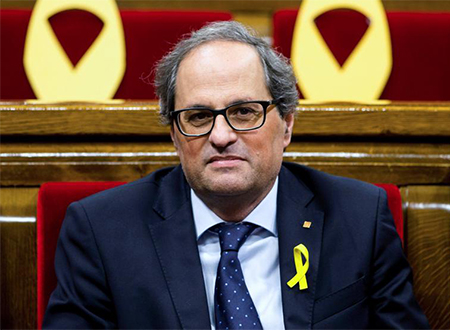 El president Quim Torra en el Parlament de Catalunya con el lazo amarillo