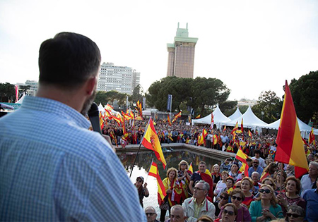 Concentración de VOX en Madrid para pedir nuevas elecciones en España