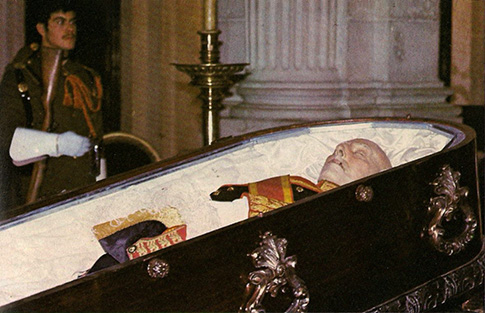 Francisco Franco embalsamado