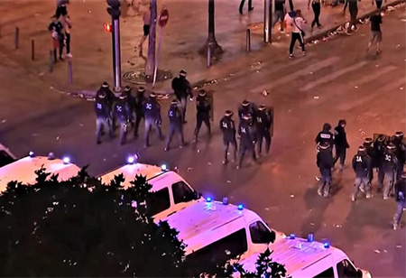 Inmigrantes toman las calles de Francia causando dos muertos