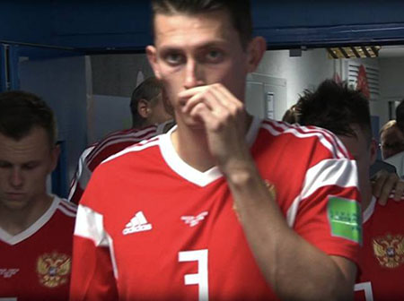 Un jugador Ruso esnifa amoniaco en el partido del Mundial contra Croacia