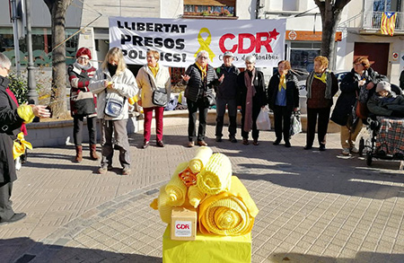 Separatistas de los CDR en un acto político en Cataluña