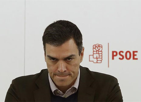 Pedro Sánchez en la sede del PSOE enfadado