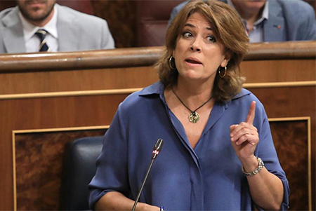 La Ministra socialista Dolores delgado en el Congreso de los Diputados