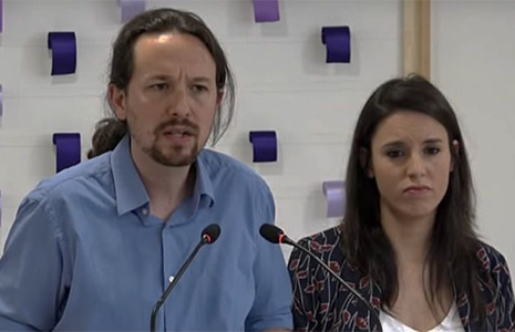 Pablo Iglesias e Irene Montero en la sede de Podemos