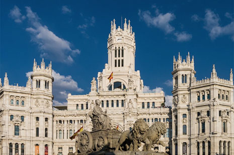 La Plaza Cibeles y el edificio del Ayuntamiento de Madrid