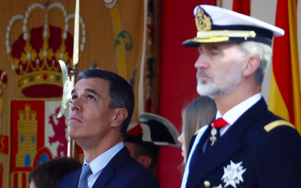 Pedro Sánchez y Felipe VI en el desfile militar