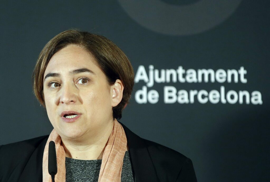 Ada Colau en el Ayuntamiento de Barcelona