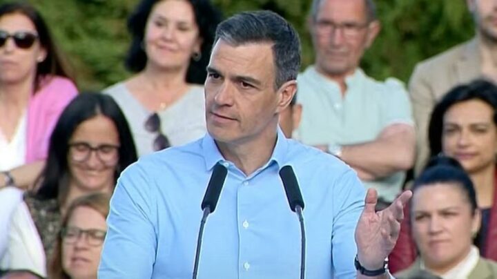 Pedro Sánchez es definido como traidor en un mitin del PSOE