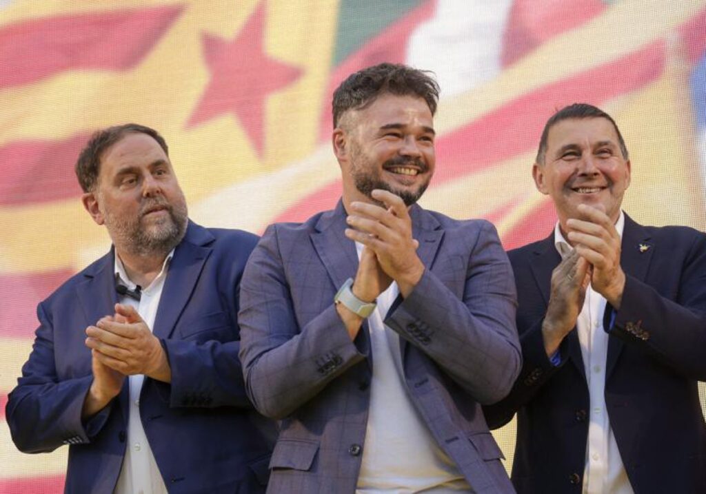 Oriol Junqueras, Arnaldo Otegui y Gabriel Rufián. La falacia separatista