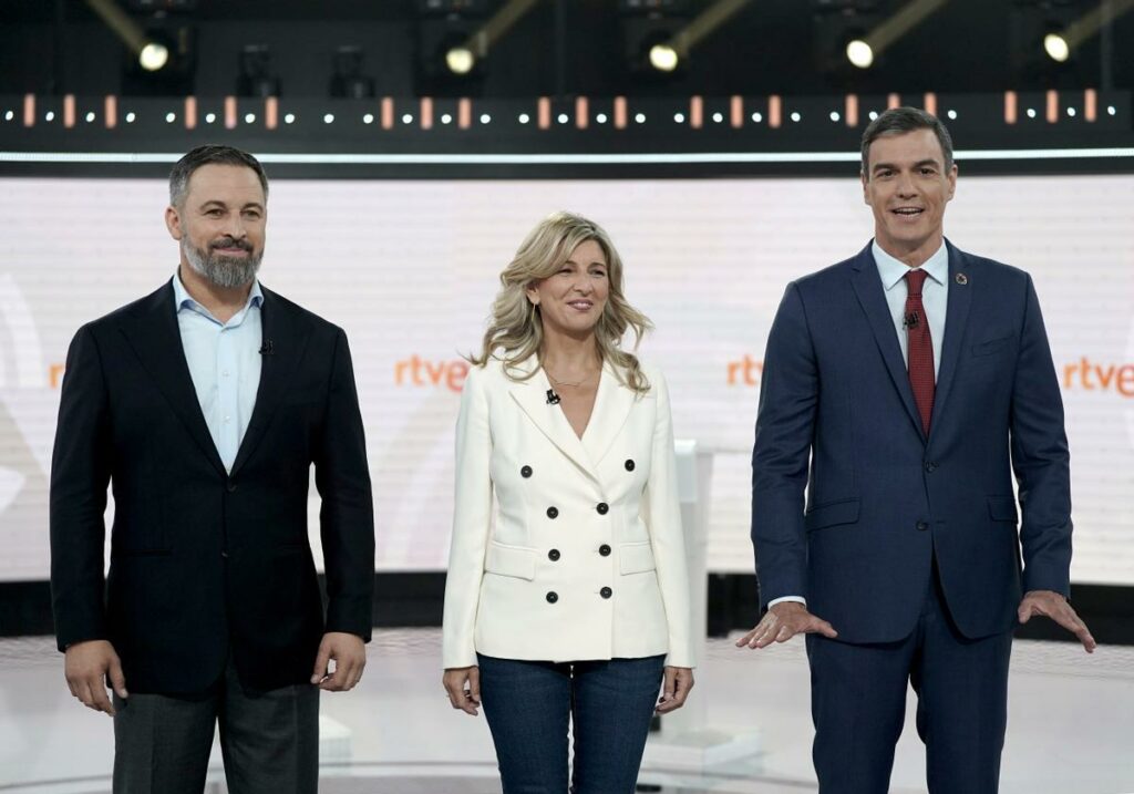 Santiago Abascal, Yolanda Díaz y Pedro Sánchez en el debate de las elecciones