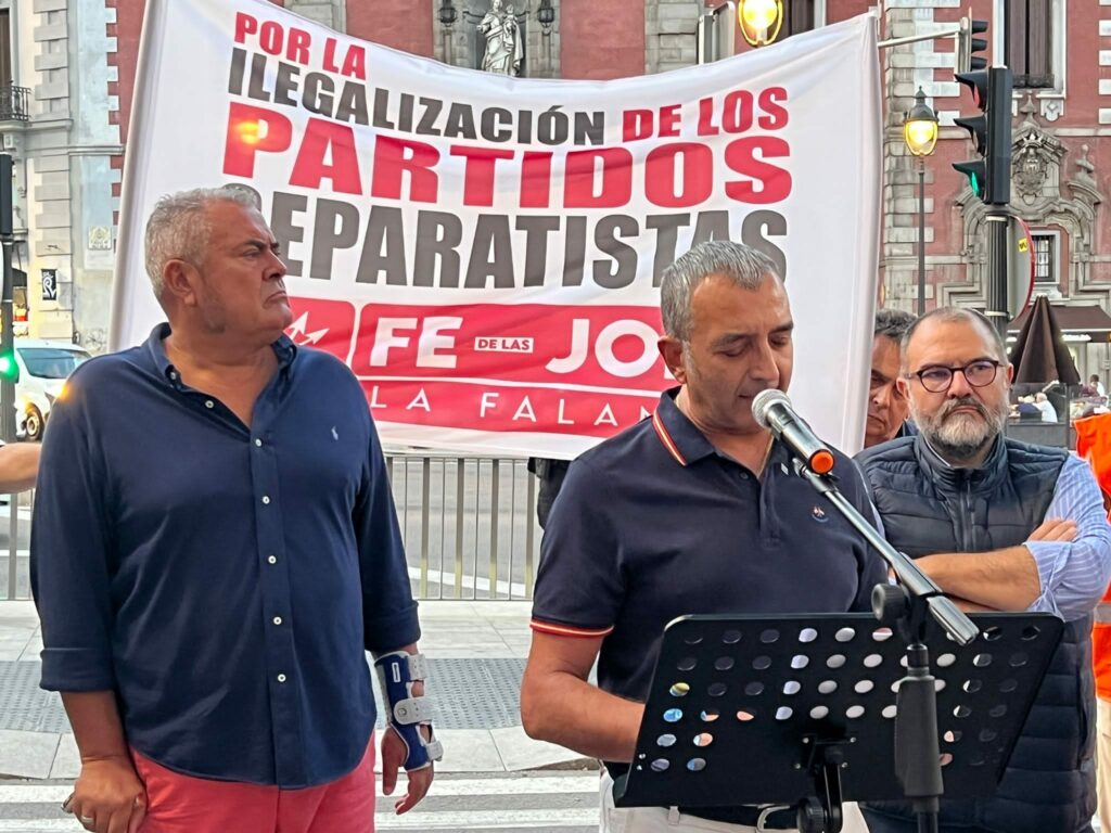 Jesús Heras, Manuel Andrino y Norberto Pico en Blanquerna manifestacion