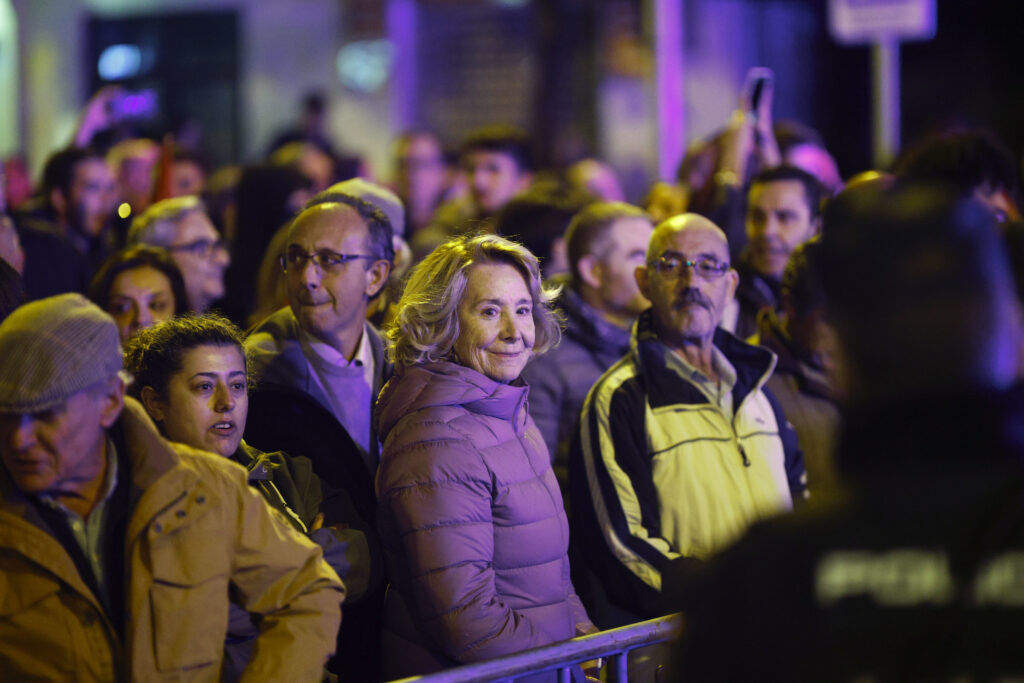 Esperanza Aguirre asalta la sede del PSOE para frenar la Amnistía