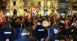 Las protestas contra los golpistas continúan en España y en Ferraz