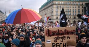 Miles de alemanes salen a la calle para defender la invasión de inmigrantes en Europa