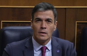 Pedro Sánchez impone las mascarillas para que no se hable de la Dictadura socialista