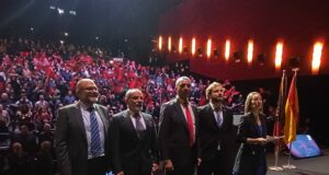 Los falangistas celebraron la fusión de Falange y JONS en un teatro de Madrid