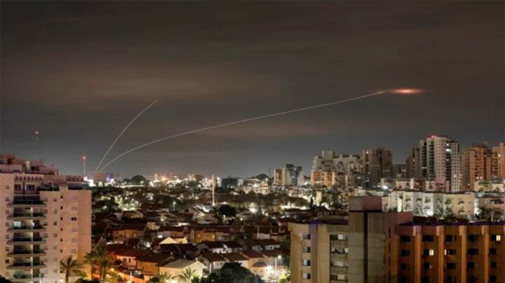 Irán lanza un brutal ataque con misiles contra Israel