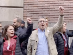 Los dirigentes del PSOE piden guerra en Ferraz mientras cantan la Internacional