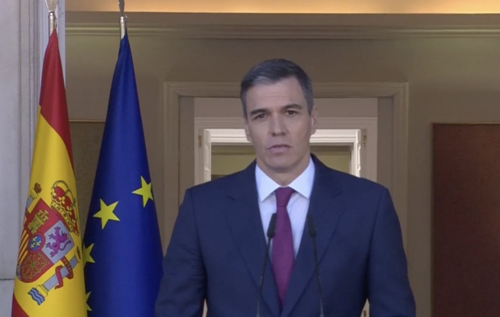 Pedro Sánchez anuncia que continua para seguir destruyendo España