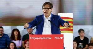 Salvador Illa propone un pacto de Gobierno al golpista Puigdemont
